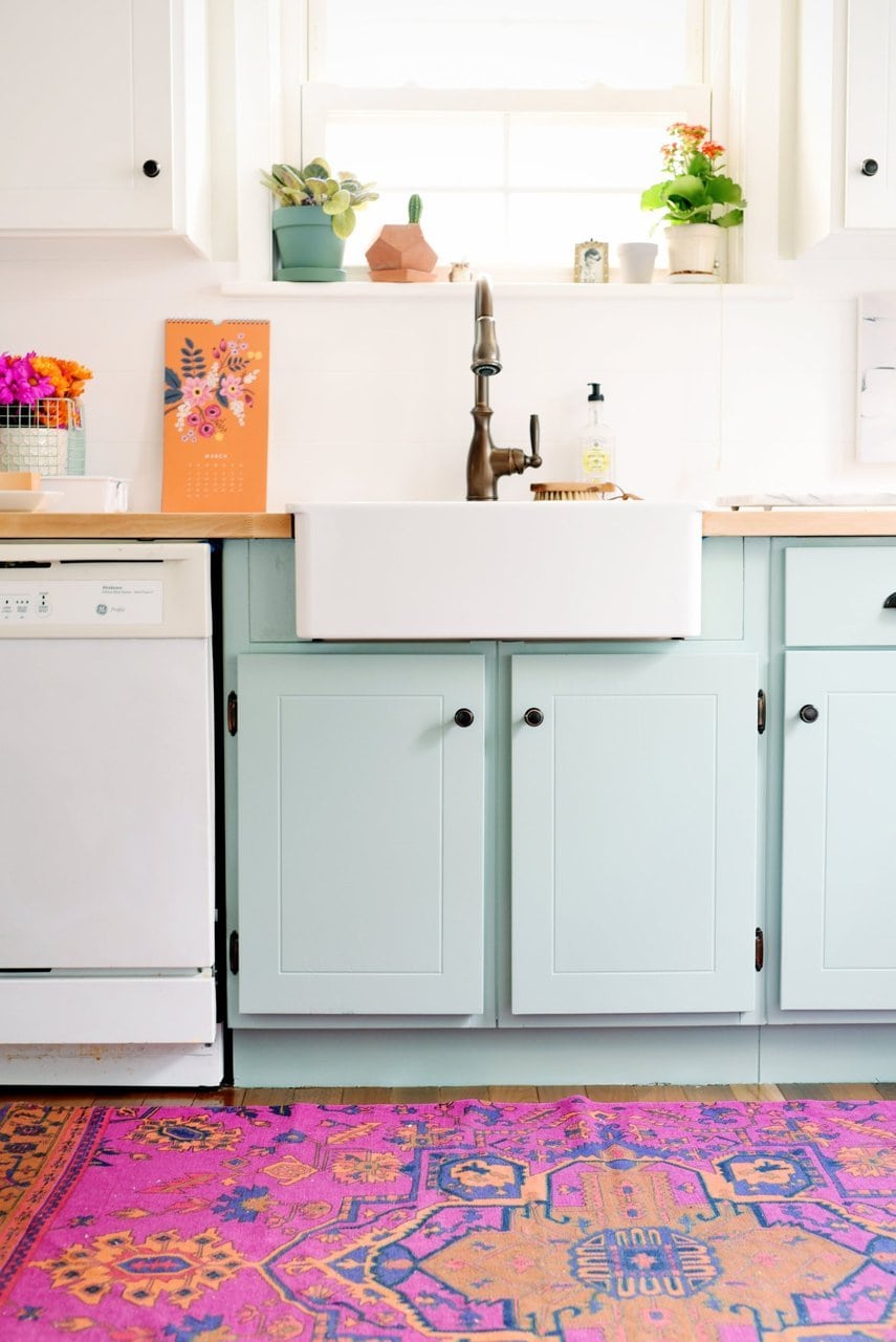 4 Cabinet Colors to Pair with Stainless Steel Appliances in 2022