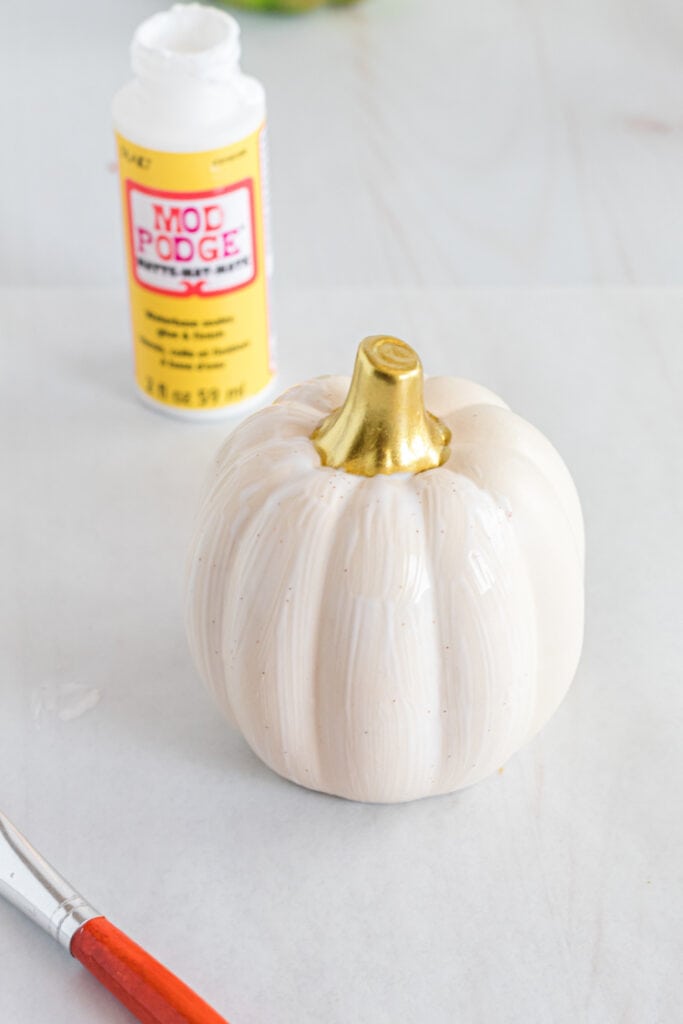 DIY Glitter Pumpkins - an easy diy project perfect for fall